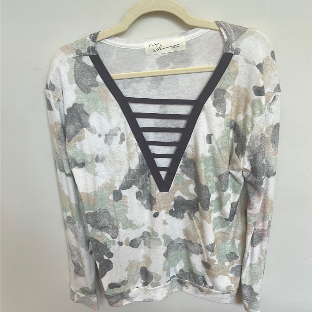 Camoflauge V-neck long Sleeve Blouse
